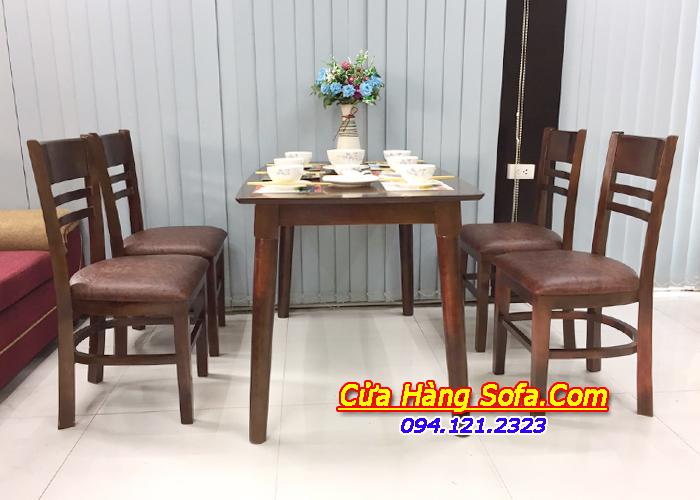Hình ảnh thực tế mẫu bàn ăn 4 chỗ màu sẫm AmiA BA020 chụp tại của hàng